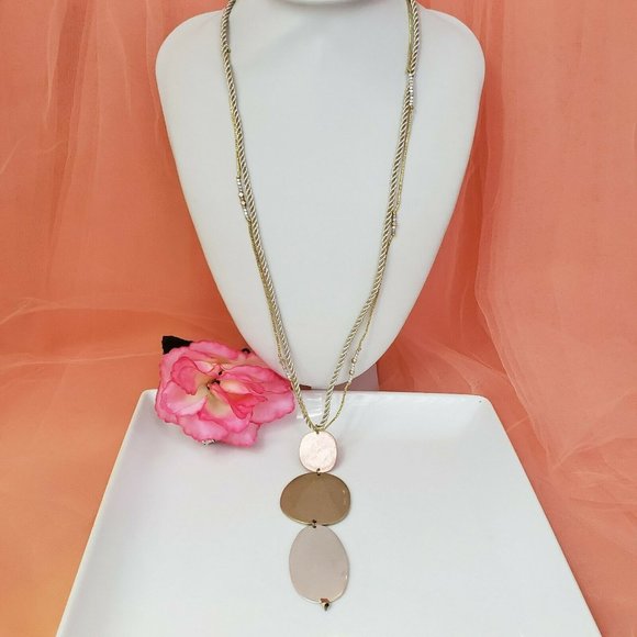 St. Thomas Gold Rope Necklace With Gold Tone Pendant - Picture 2 of 12